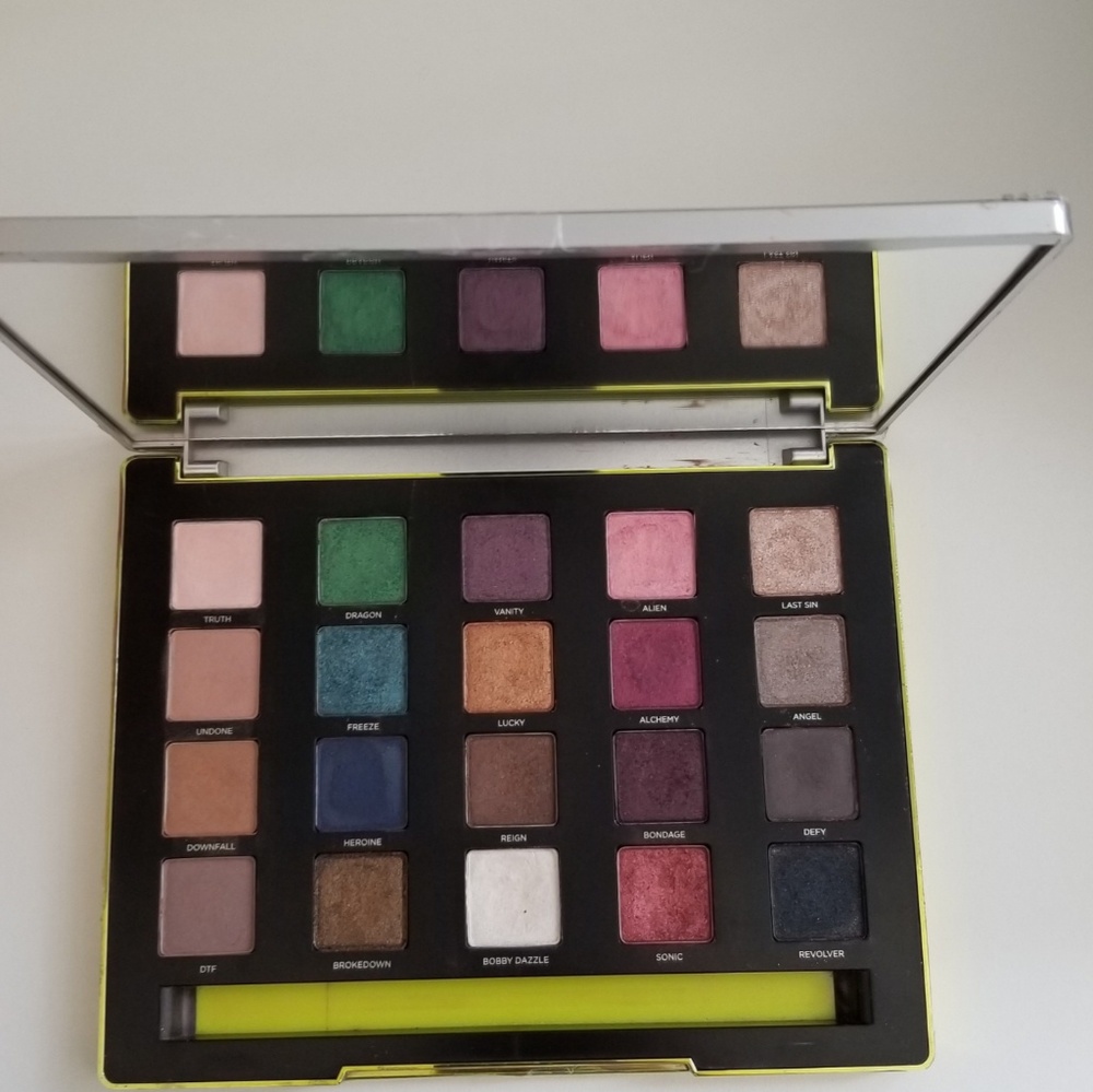 URBAN DECAY PALETTE COLLECTION